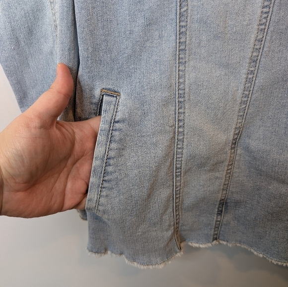 Logo Lori Goldstein Women's Shirt Jacket Sz 12 Denim w Frayed Hem Blue A587517 - Picture 8 of 10